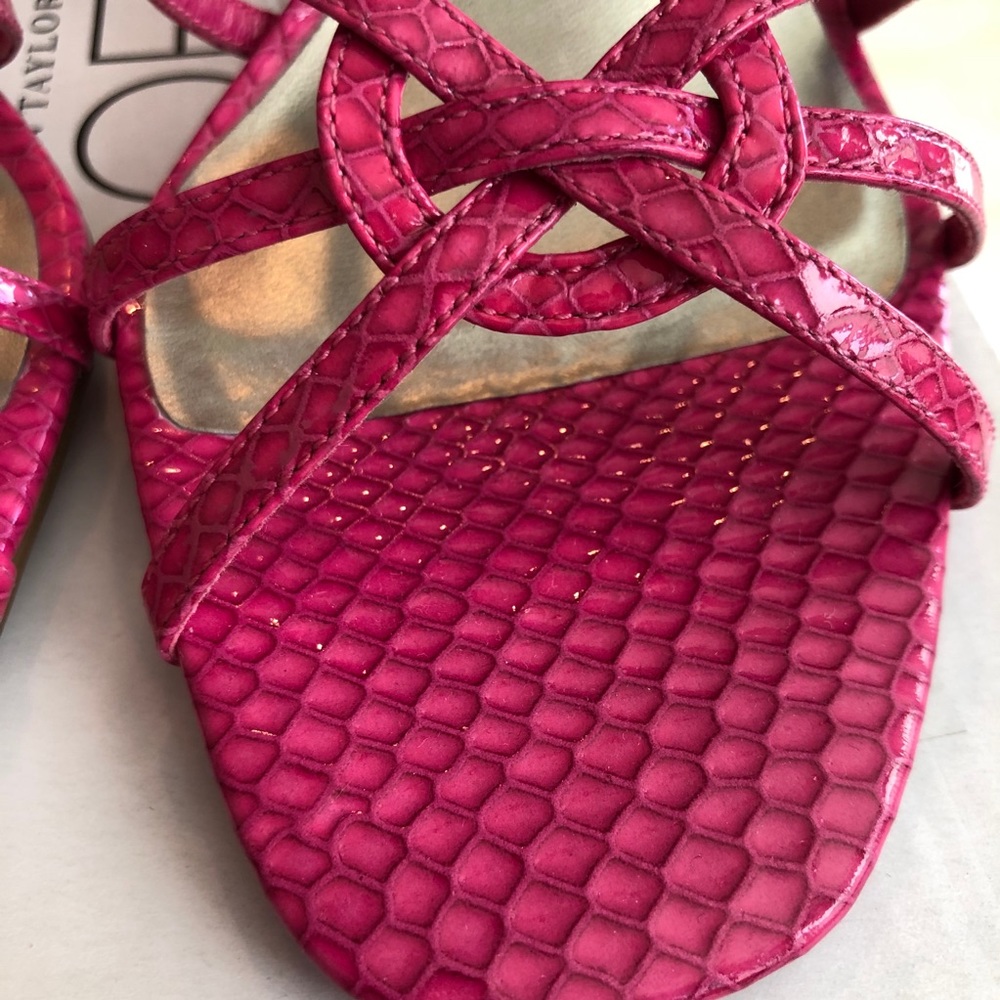 LOFT Size 7 Chelsea sandals hot pink - Picture 3 of 9